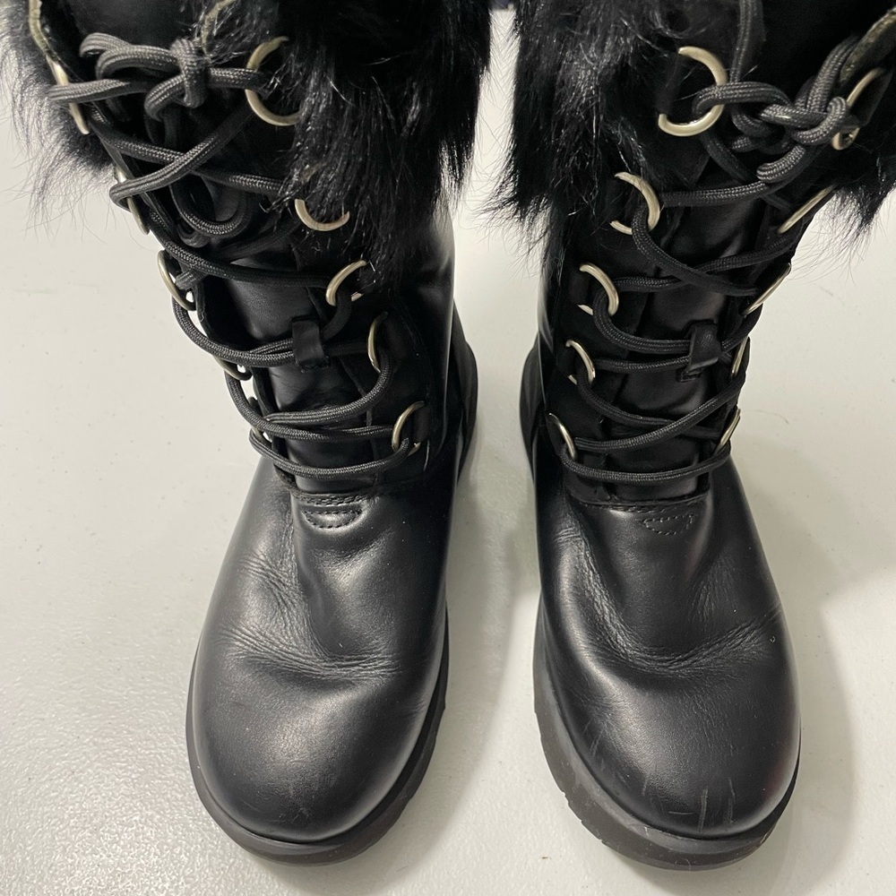 UGG Black Fur-Lined Women's Boots Size 6 SB-